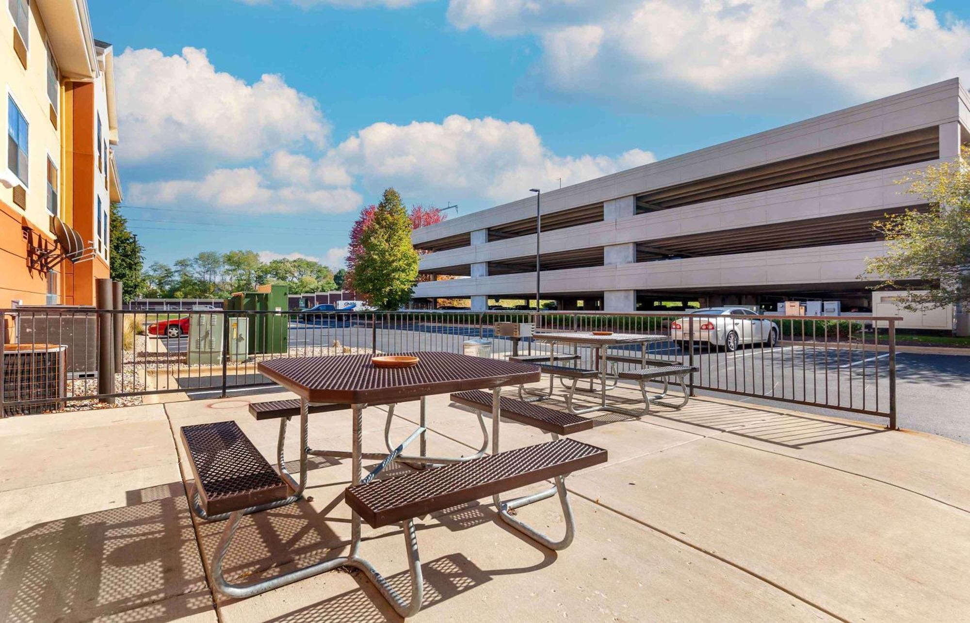 Extended Stay America Suites - Madison - Junction Court Middleton Exterior foto